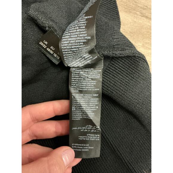 Capsule Women’s Long V-Neck Button-Up Cardigan Size 16/18 - Picture 9 of 9